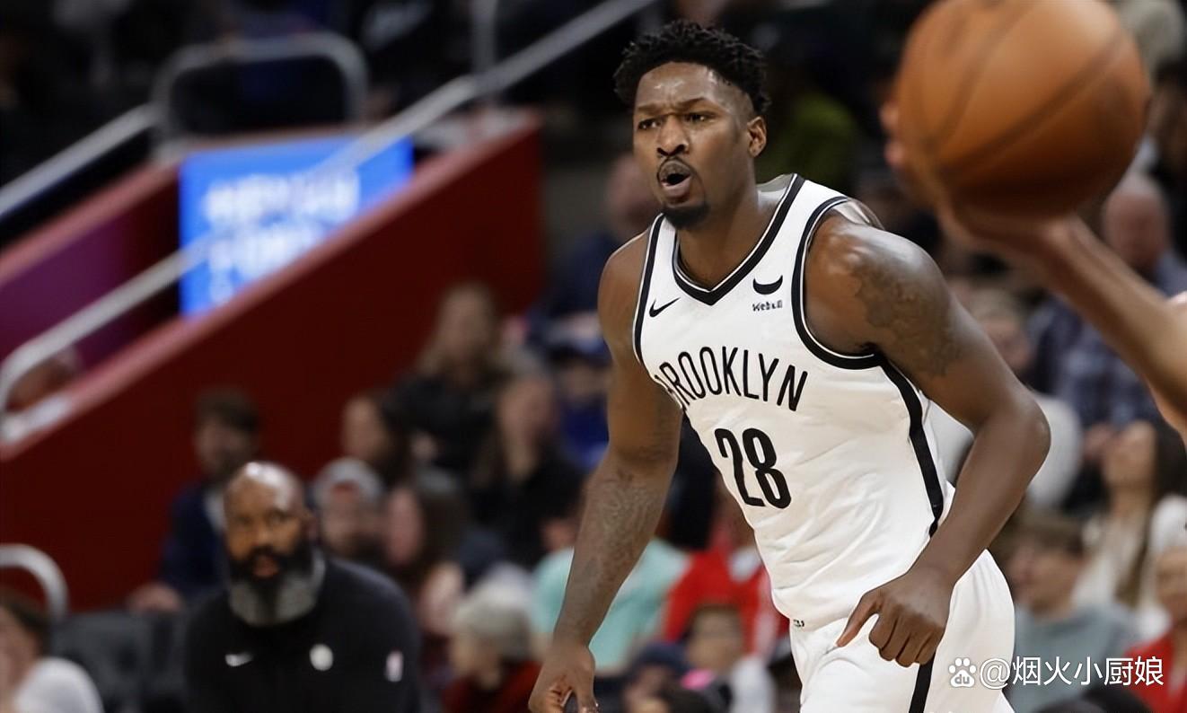 关于今晚休斯敦火箭调整名单以备英超；复出首秀环节打磨；更衣室稳定；阵容厚度经受考验的信息